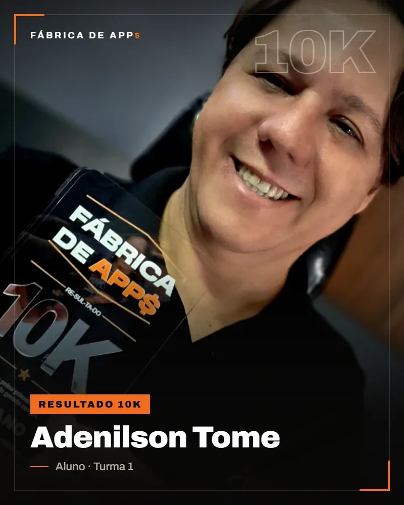 Adenilson Tome com a placa de reconhecimento 10K da Fábrica de Apps